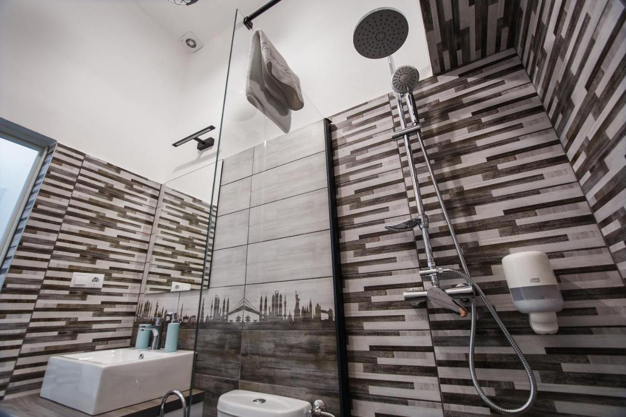Stunning, Newly Renovated Central Apartment Oradea Eksteriør bilde