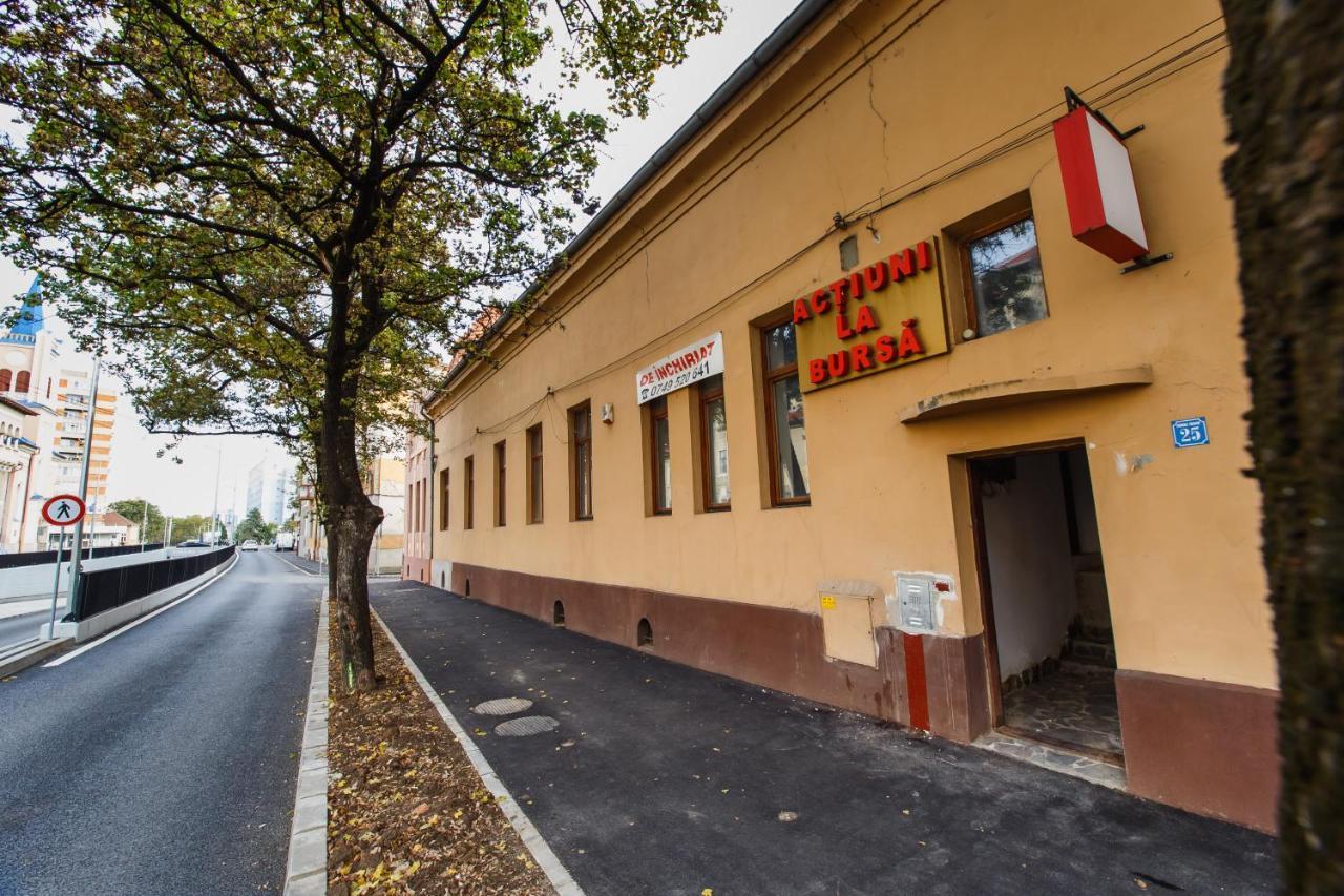 Stunning, Newly Renovated Central Apartment Oradea Eksteriør bilde