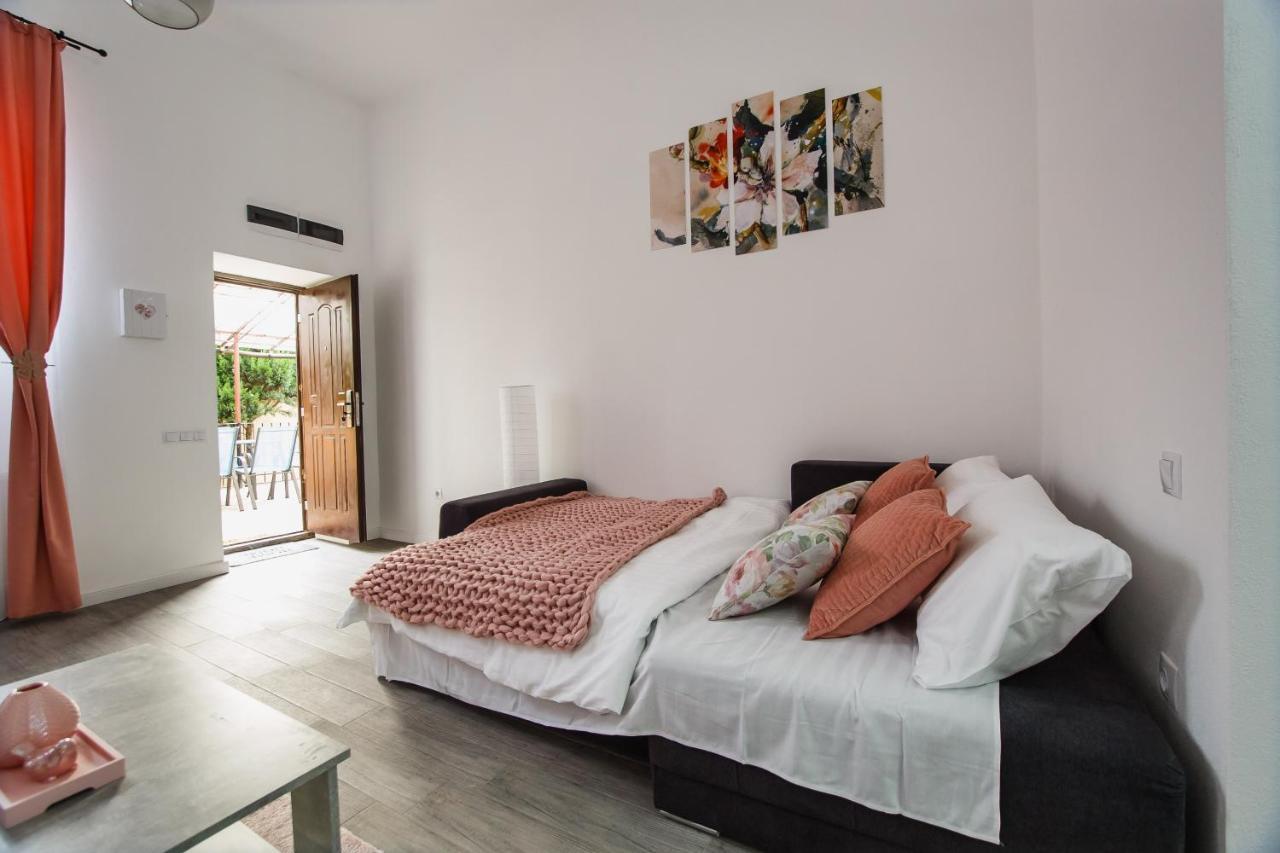 Stunning, Newly Renovated Central Apartment Oradea Eksteriør bilde